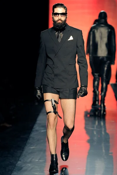 Look 12